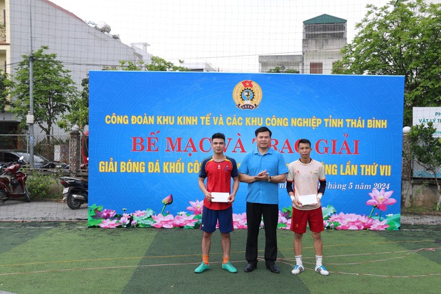 Thái Bình: Bế mạc giải bóng đá công nhân, viên chức, lao động lần thứ VII năm 2024- Ảnh 3.