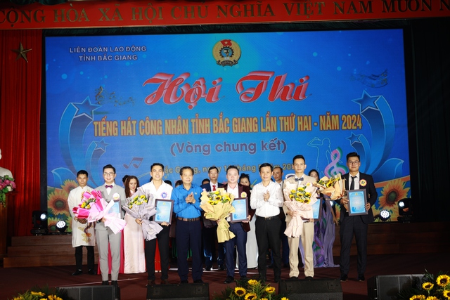 Bắc Giang: 3 thí sinh đạt giải Nhất chung kết Hội thi tiếng hát công nhân- Ảnh 4.