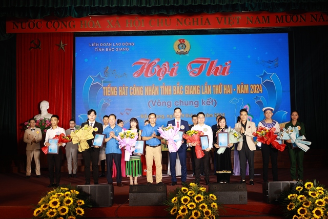 Bắc Giang: 3 thí sinh đạt giải Nhất chung kết Hội thi tiếng hát công nhân- Ảnh 5.
