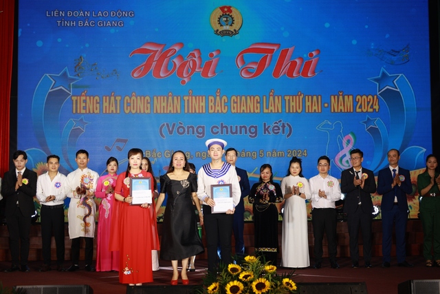 Bắc Giang: 3 thí sinh đạt giải Nhất chung kết Hội thi tiếng hát công nhân- Ảnh 6.
