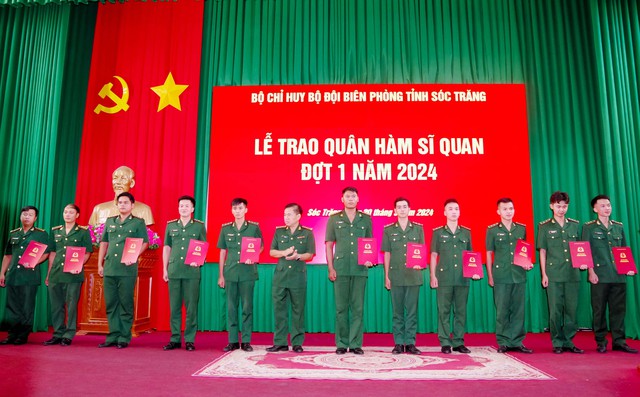 BĐBP Sóc Trăng: Tổ chức Lễ trao quân hàm sĩ quan đợt 1 năm 2024- Ảnh 5.