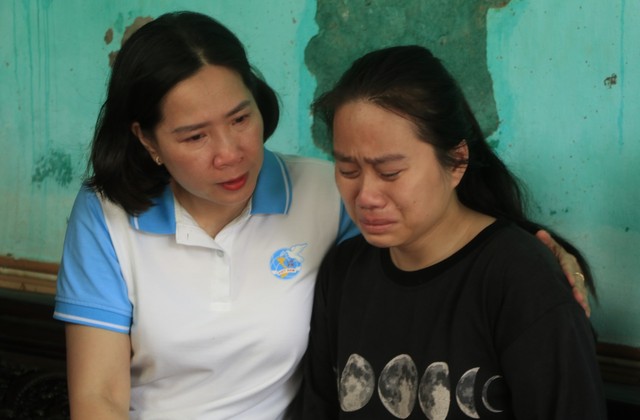 Hội LHPN TP Hà Nội thăm hỏi gia đình 03 cháu nhỏ tử vong do sập tường tại huyện Ba Vì- Ảnh 2.
