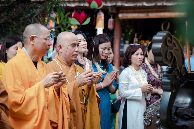Hà Nội: Đại lễ Phật Đản trang nghiêm tại Chùa Vạn Niên- Ảnh 6.