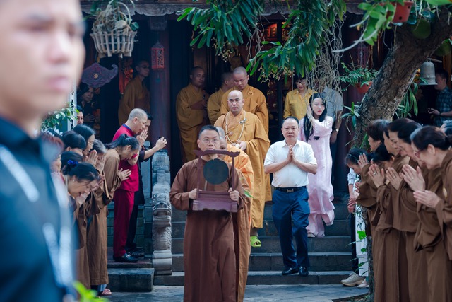 Hà Nội: Đại lễ Phật Đản trang nghiêm tại Chùa Vạn Niên- Ảnh 2.