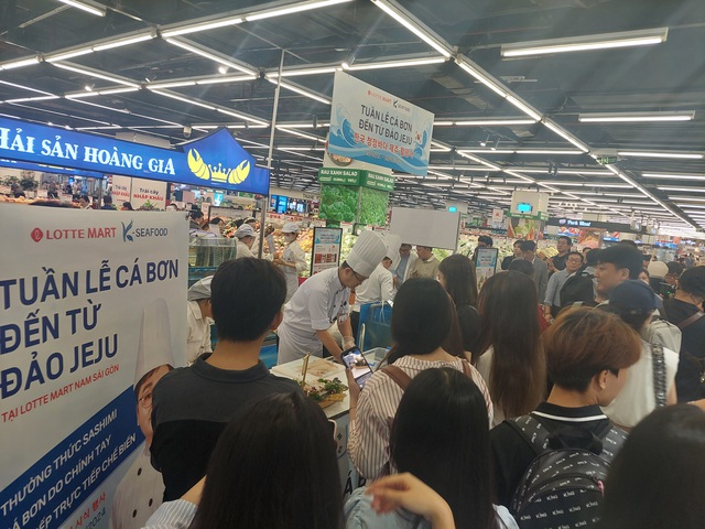 TP.HCM: Tuần lễ mở bán chính thức cá Bơn và hải sản Hàn Quốc tại Lotte Mart quận 7- Ảnh 2.