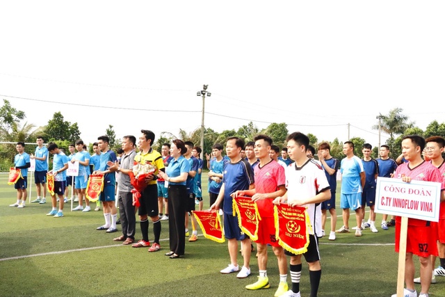Thái Bình: Khai mạc Giải Bóng đá nam công nhân, viên chức, lao động năm 2024- Ảnh 2.