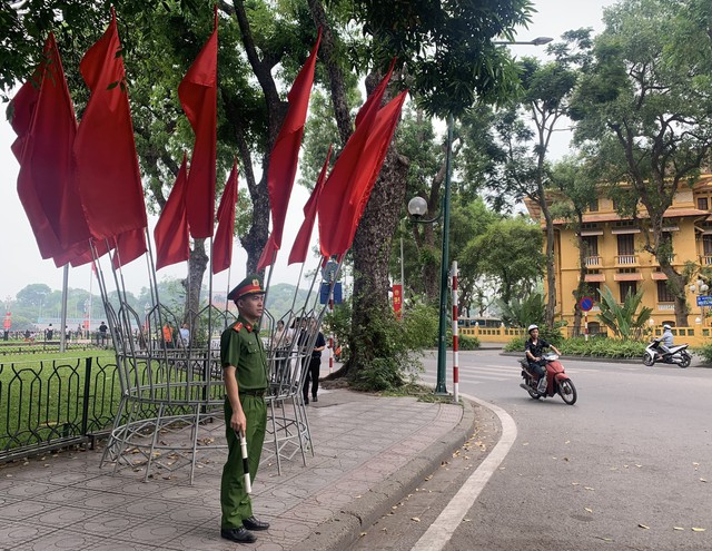 Công an phường Điện Biên hoàn thành nhiệm vụ bảo đảm TTATGT dịp nghỉ lễ 30/4-1/5- Ảnh 1.