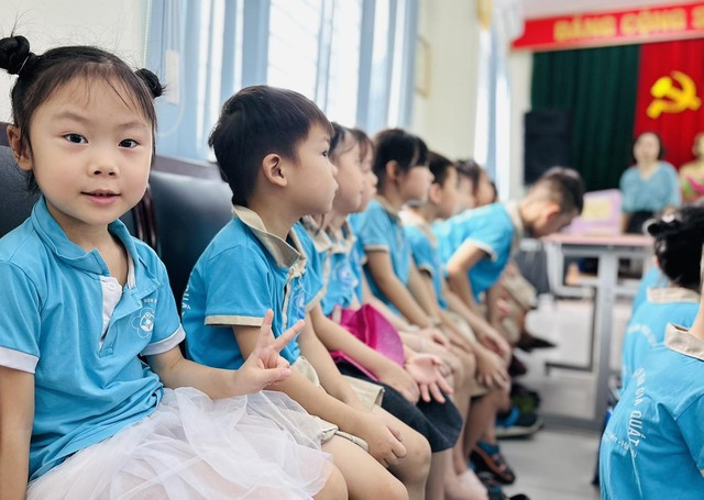 Chào đón hơn 150 em học sinh lớp Mẫu giáo sang thăm Trường Tiểu học Gia Quất- Ảnh 19. Chào đón hơn 150 em học sinh lớp Mẫu giáo sang thăm Trường Tiểu học Gia Quất- Ảnh 19.