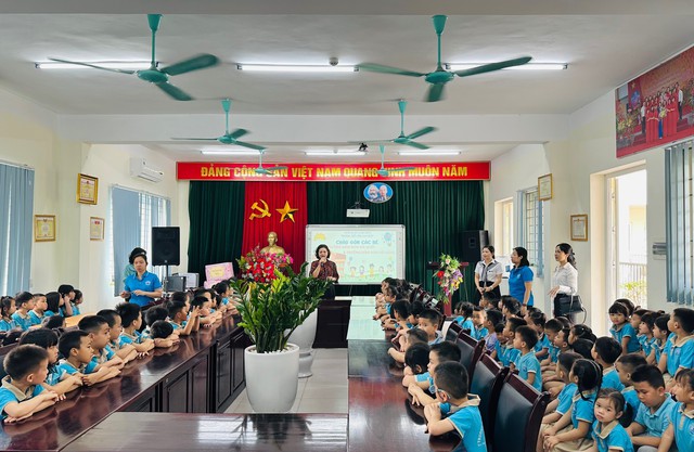 Chào đón hơn 150 em học sinh lớp Mẫu giáo sang thăm Trường Tiểu học Gia Quất- Ảnh 4. Chào đón hơn 150 em học sinh lớp Mẫu giáo sang thăm Trường Tiểu học Gia Quất- Ảnh 4.