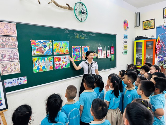 Chào đón hơn 150 em học sinh lớp Mẫu giáo sang thăm Trường Tiểu học Gia Quất- Ảnh 12. Chào đón hơn 150 em học sinh lớp Mẫu giáo sang thăm Trường Tiểu học Gia Quất- Ảnh 12.