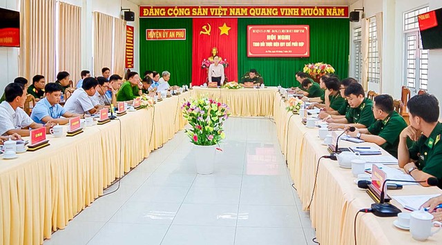 An Giang: Hội nghị trao đổi thực hiện Quy chế phối hợp giữa Đảng ủy BĐBP tỉnh và Huyện ủy An Phú- Ảnh 1.