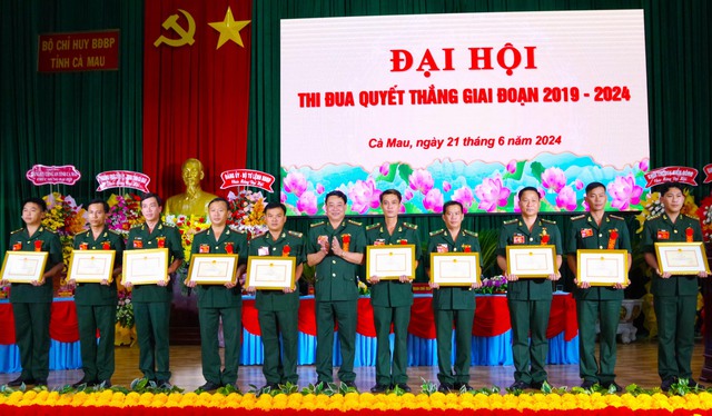 Cà Mau: Phong trào thi đua là động lực để cán bộ, chiến sĩ hoàn thành xuất sắc nhiệm vụ- Ảnh 7.