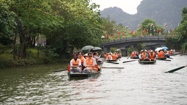 Du lịch Hà Nội bứt phá trong 6 tháng đầu năm- Ảnh 2.