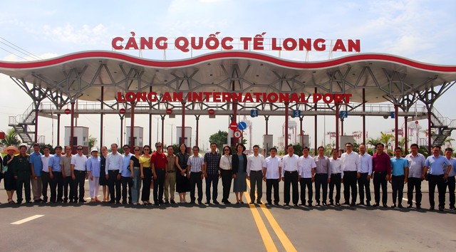 Cơ quan thường trực khu vực miền Nam, Ban Tuyên giáo Trung ương thăm Cảng Quốc tế Long An- Ảnh 2.