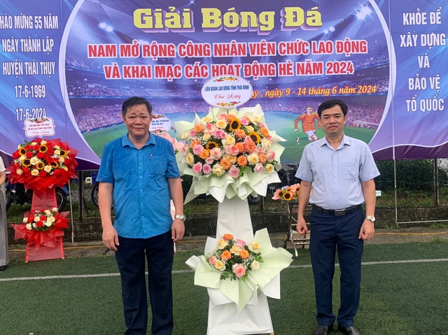 Thái Bình: Khai mạc giải bóng đá nam công chức, viên chức, lao động huyện Thái Thụy- Ảnh 1.