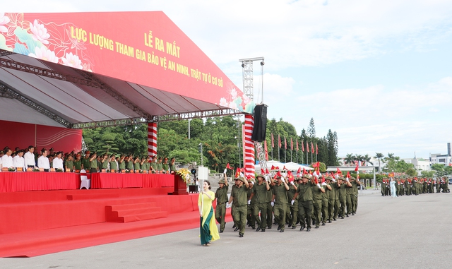 Nghệ An: Lễ ra mắt lực lượng tham gia bảo vệ an ninh, trật tự ở cơ sở - Ảnh 5.