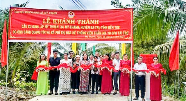 Huyện Ba Tri: Khánh thành cầu Cu Đinh - ấp Mỹ Thuận- Ảnh 2. Huyện Ba Tri: Khánh thành cầu Cu Đinh - ấp Mỹ Thuận- Ảnh 2.
