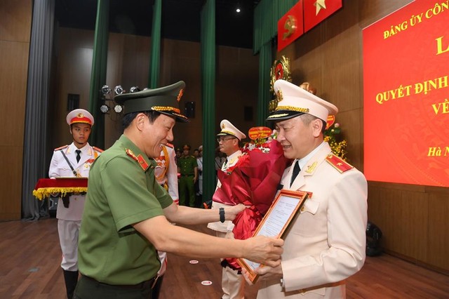 Trung tướng Phạm Thế Tùng và Thiếu tướng Nguyễn Ngọc Lâm giữ chức Thứ trưởng Bộ Công an- Ảnh 1. Trung tướng Phạm Thế Tùng và Thiếu tướng Nguyễn Ngọc Lâm giữ chức Thứ trưởng Bộ Công an- Ảnh 1.
