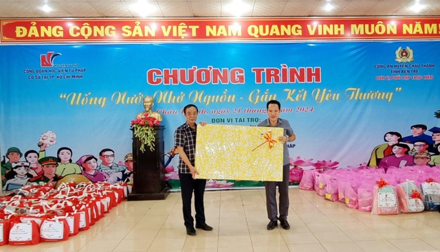 TP.HCM: Học viện Tư pháp phát huy đạo lý “uống nước nhớ nguồn”- Ảnh 4.