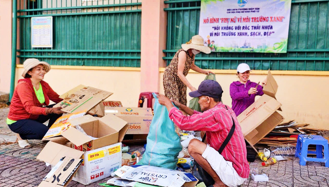 Quận Tân Phú: Nói không với rác thải nhựa, vì môi trường xanh, sạch, đẹp- Ảnh 2.