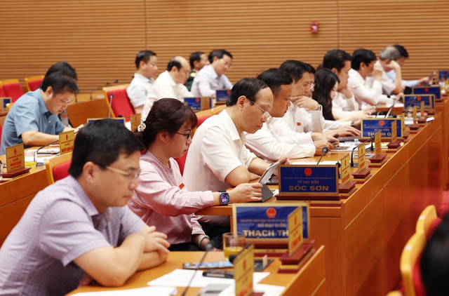 Kỳ họp thứ 17 khoá 16 HĐND Thành phố Hà Nội thông qua nhiều nội dung quan trọng- Ảnh 2.