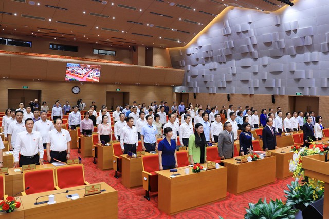 Kỳ họp thứ 17 khoá 16 HĐND Thành phố Hà Nội thông qua nhiều nội dung quan trọng- Ảnh 5.