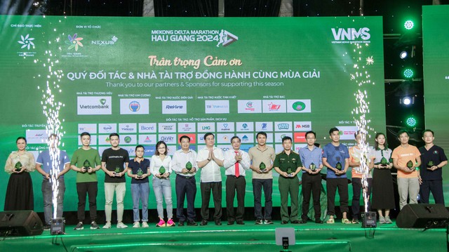 Hậu Giang: Khai mạc Giải Marathon quốc tế “Vietcombank Mekong Delta” lần thứ V- Ảnh 6.