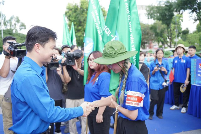 Xuất quân chiến dịch “Mùa hè xanh” 2024 - Sáng mãi ngọn lửa “Ba sẵn sàng”- Ảnh 3.