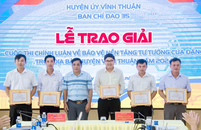 Kiên Giang: Tổng kết cuộc thi viết "Bảo vệ nền tảng tư tưởng của Đảng 2023-2024"- Ảnh 4.