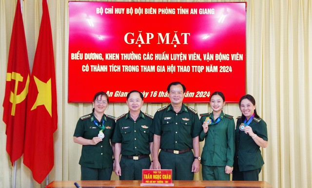 An Giang: Biểu dương, khen thưởng HLV, VĐV Đoàn Hội thao BĐBP tỉnh- Ảnh 4.