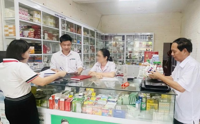 Hà Tĩnh: Đình chỉ hoạt động 6 cơ sở kinh doanh thuốc chữa bệnh- Ảnh 2.