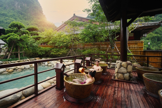 Tắm onsen - Món quà mùa thu mà mọi người Nhật Bản đều yêu thích