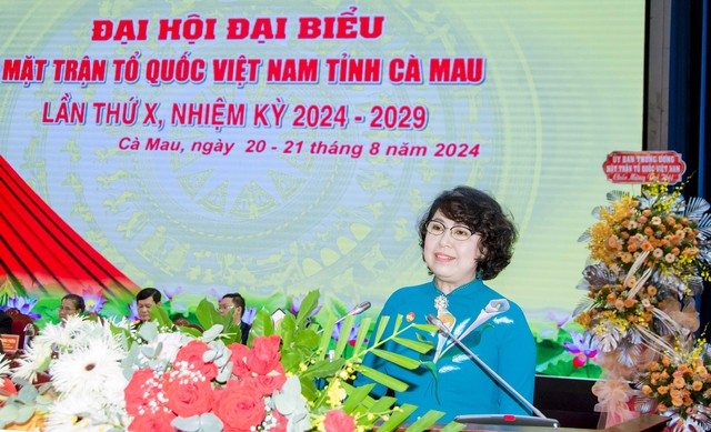 Phó Chủ tịch Ủy ban Trung ương MTTQ Việt Nam Tô Thị Bích Châu phát biểu chỉ đạo tại Đại hội.