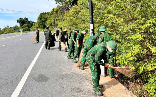 Kiên Giang: Nhiều hoạt động hưởng ứng "Ngày vì môi trường Phú Quốc"- Ảnh 1.