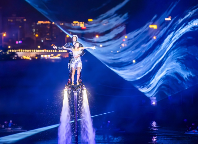 Màn "khiêu vũ trên không" làm nên thương hiệu cho show diễn Symphony of River