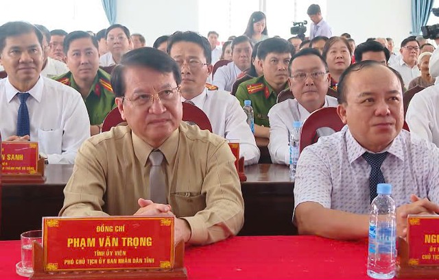 Ông Nguyễn Trọng Nghĩa đến thăm và làm việc với tỉnh Tiền Giang- Ảnh 4. Ông Nguyễn Trọng Nghĩa đến thăm và làm việc với tỉnh Tiền Giang- Ảnh 4.