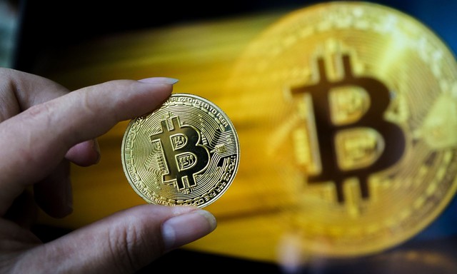 Giá Bitcoin hôm nay 7/8: Vốn hóa 'bốc hơi' 367 tỷ USD- Ảnh 1.