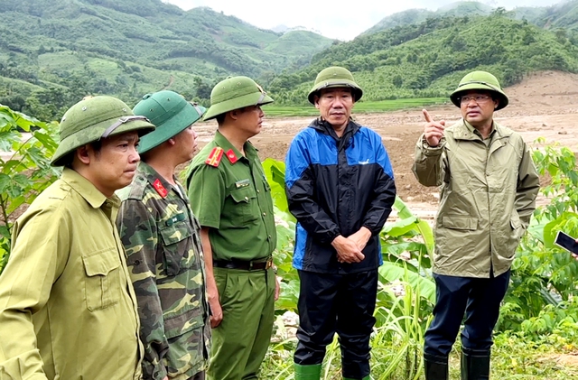 Lào Cai huy động tối đa nhân lực, phương tiện khắc phục hậu quả mưa lũ- Ảnh 1.