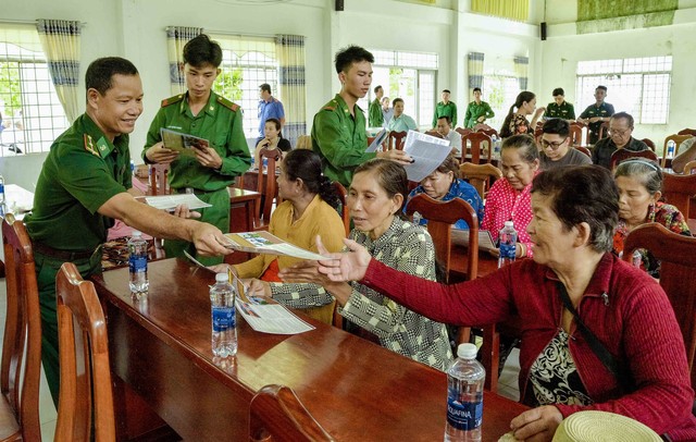 BĐBP Kiên Giang: Tuyên truyền phòng, chống IUU- Ảnh 2.