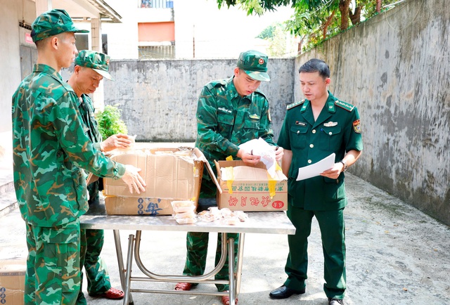 Móng Cái: Phát hiện gần 7.000 bánh trung thu không rõ nguồn gốc xuất xứ- Ảnh 1.