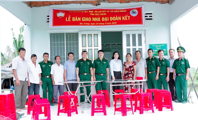 Sóc Trăng: Bàn giao 4 căn nhà đại đoàn kết cho người nghèo khu vực biên giới biển- Ảnh 3.