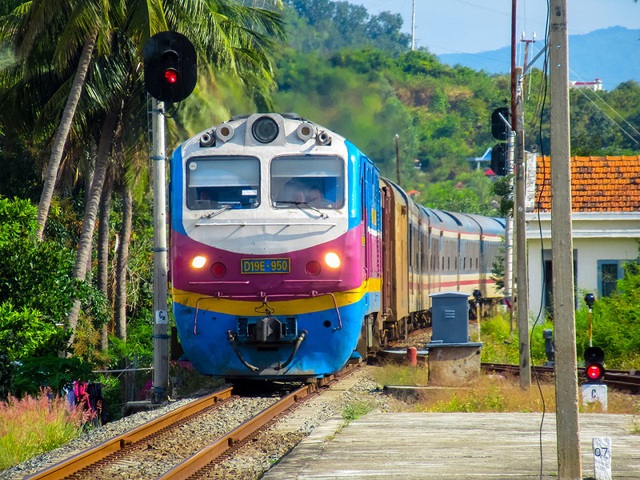 Ngành đường sắt mở bán vé tàu Tết Ất Tỵ từ ngày 1/10- Ảnh 1.