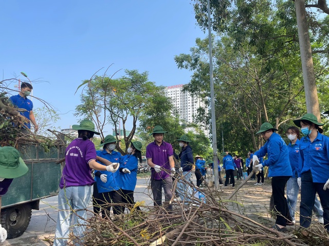 Trường Đại học Công nghệ và Quản lý Hữu Nghị: Chung tay ủng hộ đồng bào bị ảnh hưởng bởi bão lũ- Ảnh 2.