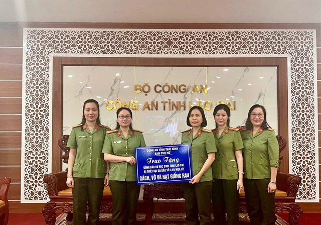 Đoàn công tác Công an tỉnh Thái Bình thăm, tặng quà hỗ trợ tỉnh Lào Cai khắc phục thiên tai- Ảnh 3.