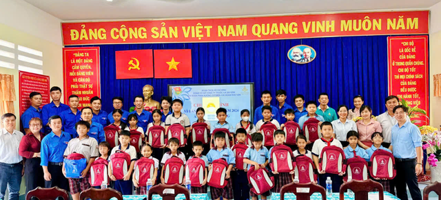 Công đoàn Công ty Thuốc lá Sài Gòn: Ấm áp Chương trình Vì đàn em năm 2024- Ảnh 3.