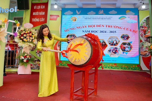Tưng bừng “Ngày hội toàn dân đưa trẻ tới trường” tại Trường Mầm non Dịch Vọng- Ảnh 2. Tưng bừng “Ngày hội toàn dân đưa trẻ tới trường” tại Trường Mầm non Dịch Vọng- Ảnh 2.