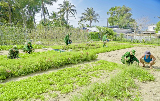 Kiên Giang: Vận động nông dân phát triển kinh tế gắn với bảo vệ chủ quyền biên giới- Ảnh 2.