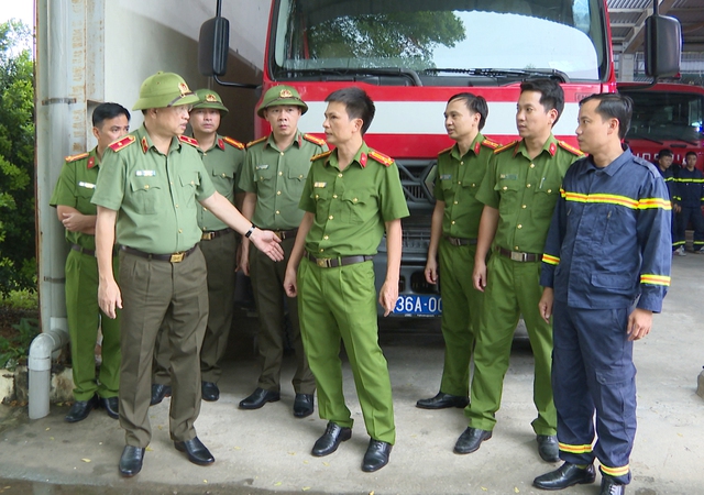 Thanh Hóa: Công an các địa phương thường trực 100% quân số ứng phó với bão số 3- Ảnh 4.