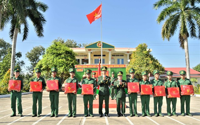 BĐBP tỉnh Kiên Giang: Tiễn quân nhân hoàn thành nghĩa vụ quân sự trở về địa phương- Ảnh 2.