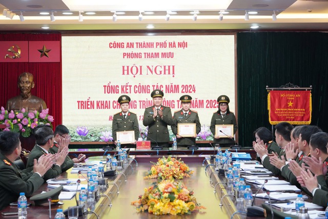 Phòng Tham mưu CATP Hà Nội:
Tập trung xây dựng lực lượng trong sạch, vững mạnh, chính quy, tinh nhuệ, hiện đại- Ảnh 3. Phòng Tham mưu CATP Hà Nội:
Tập trung xây dựng lực lượng trong sạch, vững mạnh, chính quy, tinh nhuệ, hiện đại- Ảnh 3.